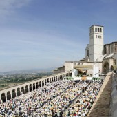 PAPA:ASSISI;BASTA GUERRA E SANGUE IN TERRASANTA E IRAQ