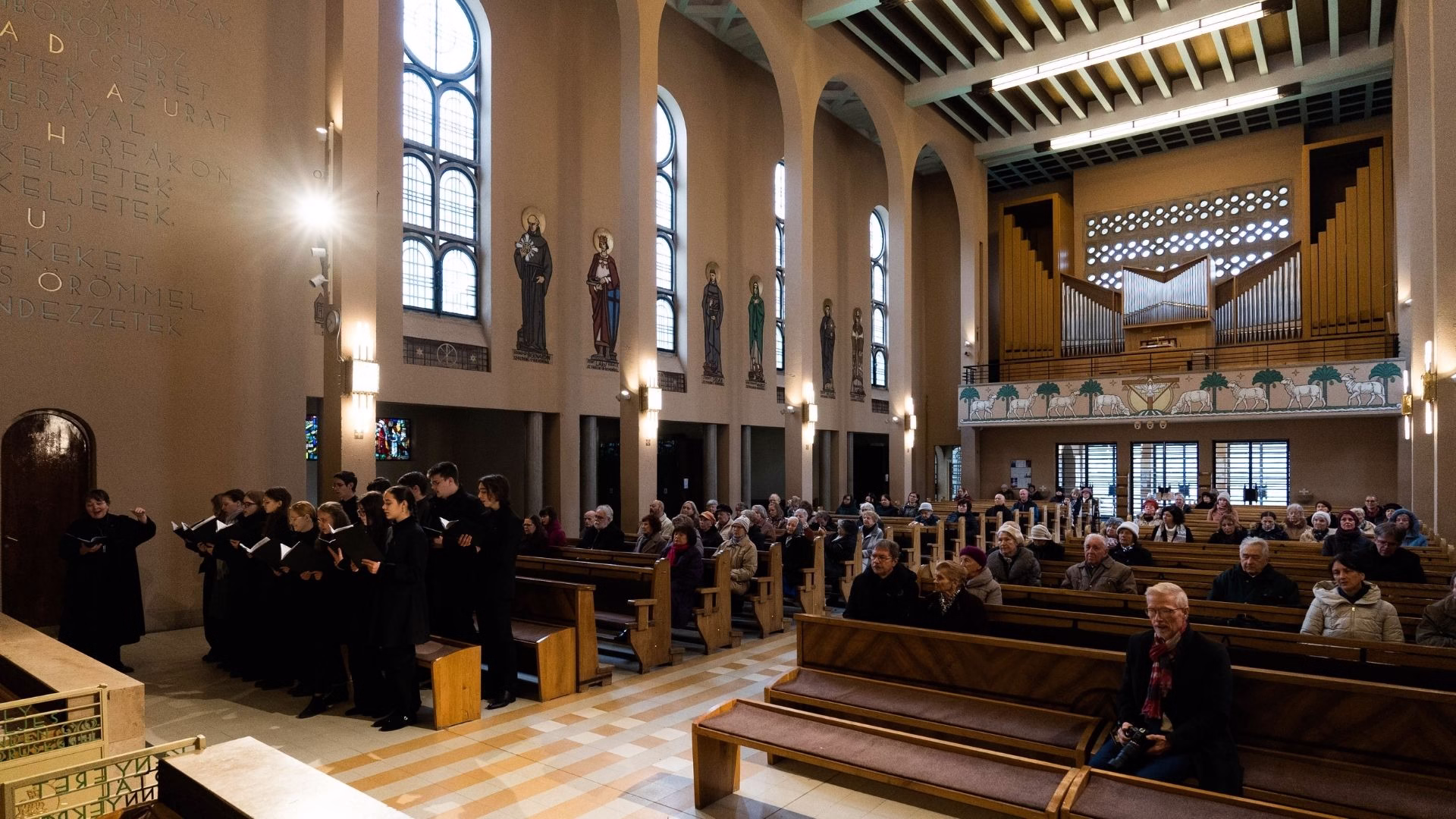 Gondviselés Háza 30 kiemelt (1)