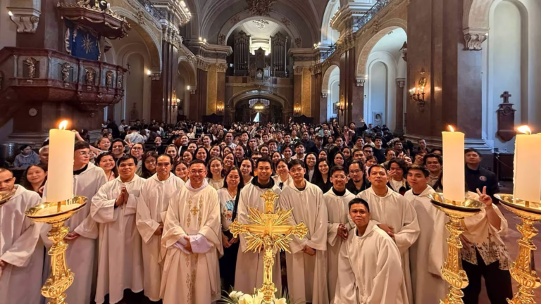 kiemelt filippínó zarándoklat