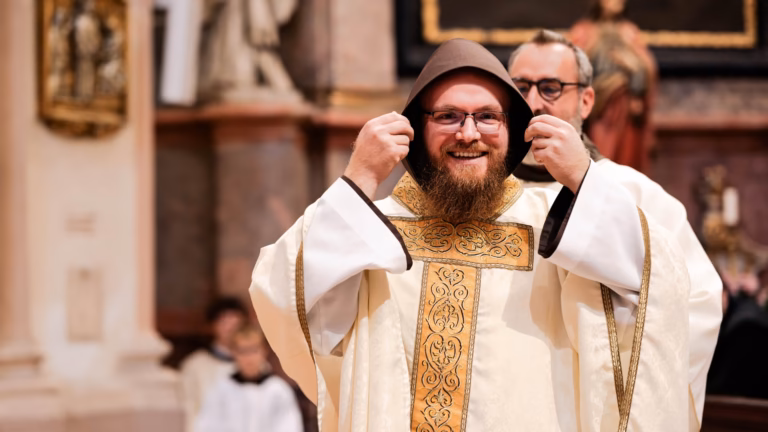 novák_teofil_papszentelés_kiemelt