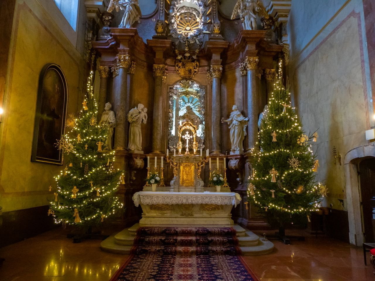 Karácsonyi liturgikus rend a ferences templomokban